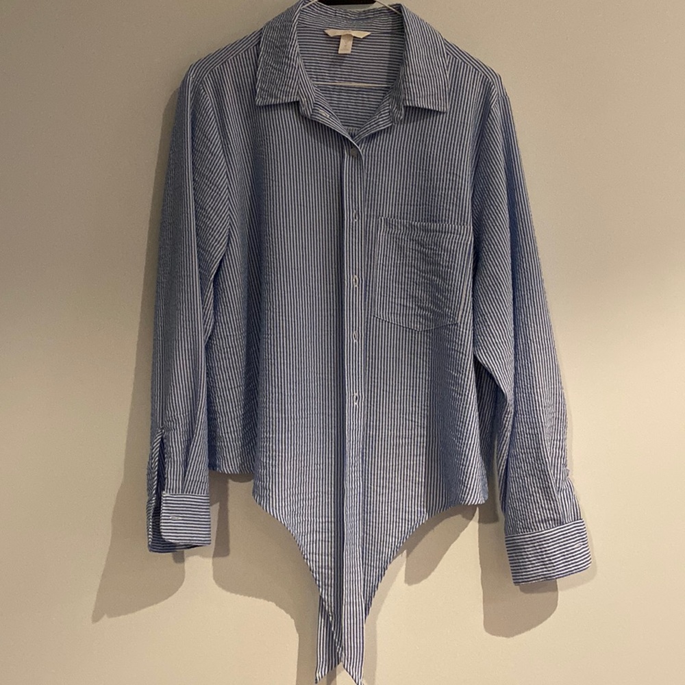 H&M tie-hem shirt.